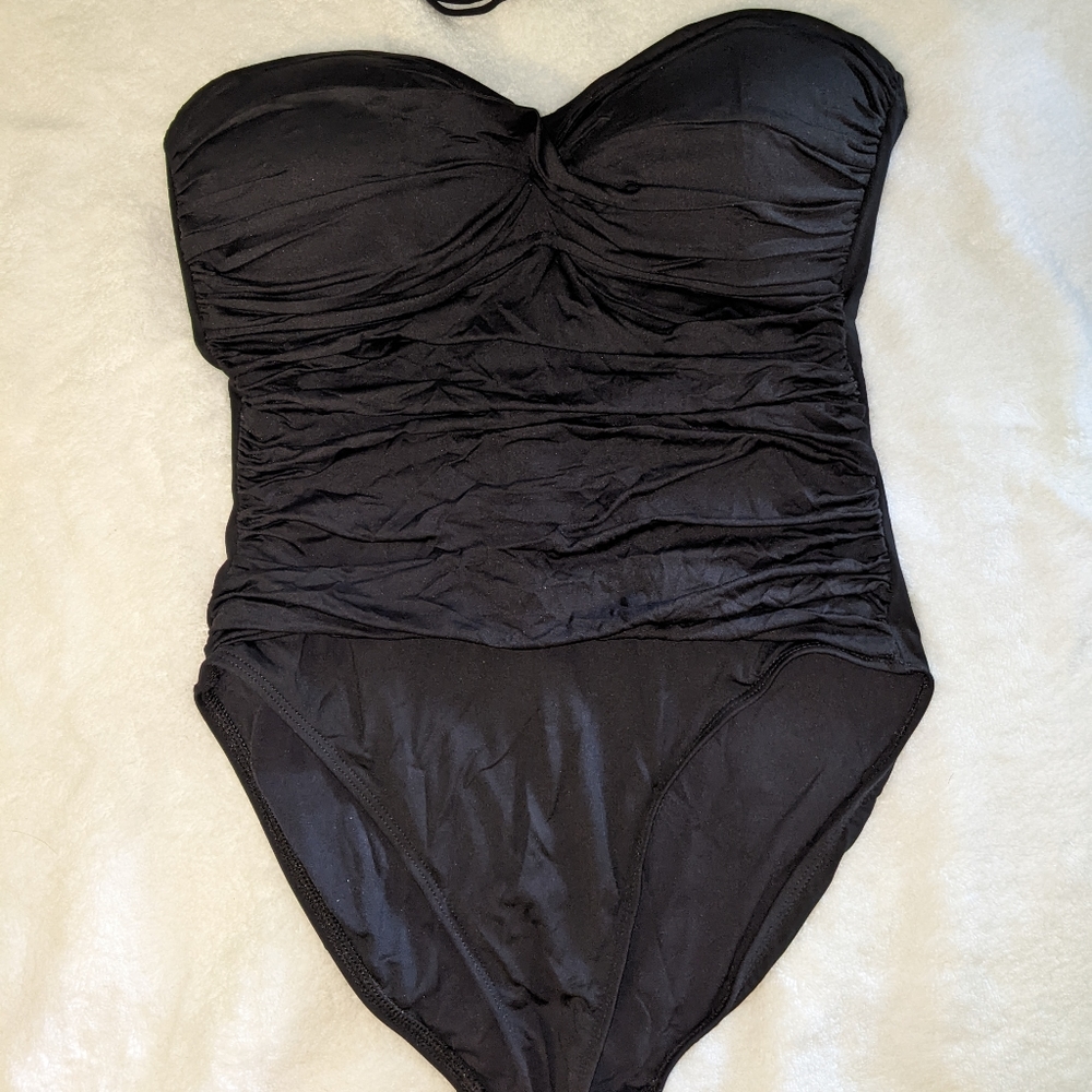 La Blanca Island Goddess Bandeau swimsuit- size 10